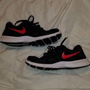 Nike Revolution 2